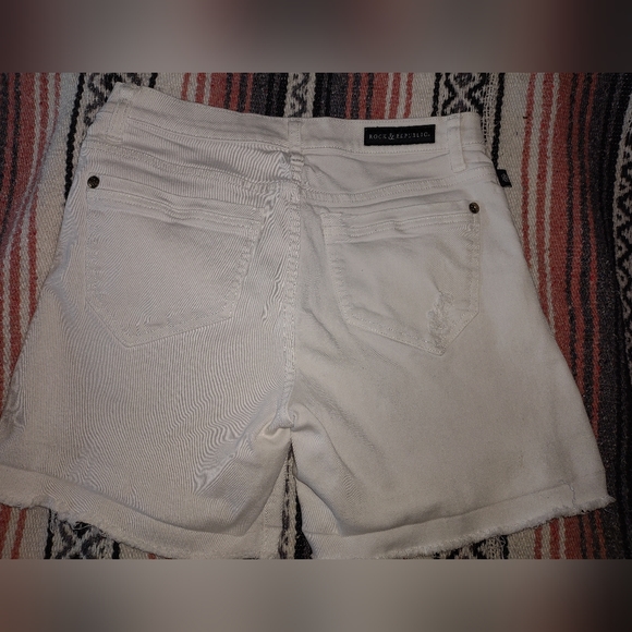 Rock & Republic White Denim Shorts 8 - Picture 2 of 6